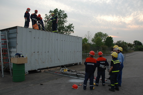 Das kannten die Kameraden von der Jugendfeuerwehr noch nicht