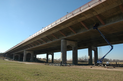 Die Autobahnbrücke