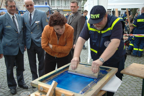 Martin erklärt, wie man Schürzen bedruckt