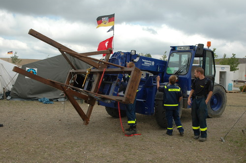 Beim Transport unserer Blide half uns der gewaltige Teleskop